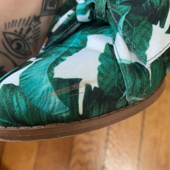 Restricted Switch Over Green Slip Ons - Picture 5 of 7